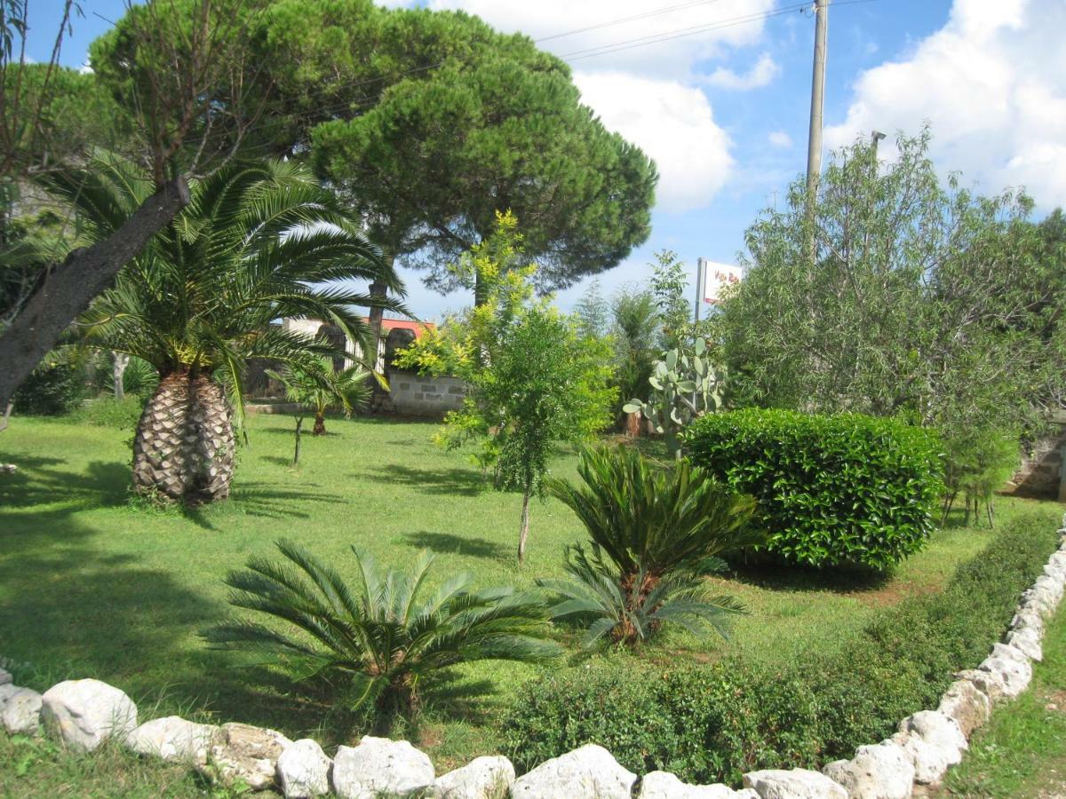 Villa Rita Bed & Breakfast Campi Salentina Exterior foto